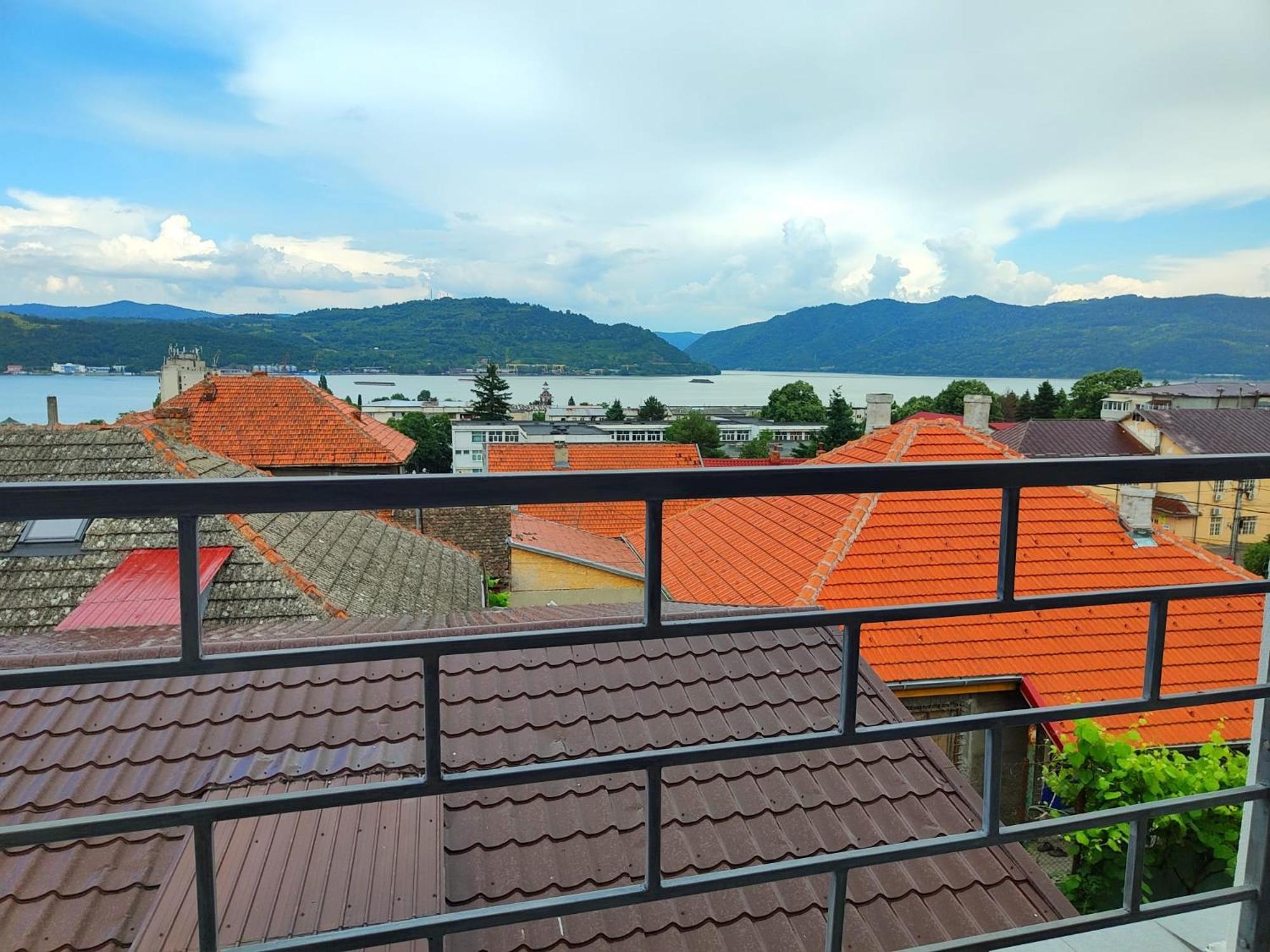 Casa Anna&Criss Apartment Orsova Ngoại thất bức ảnh