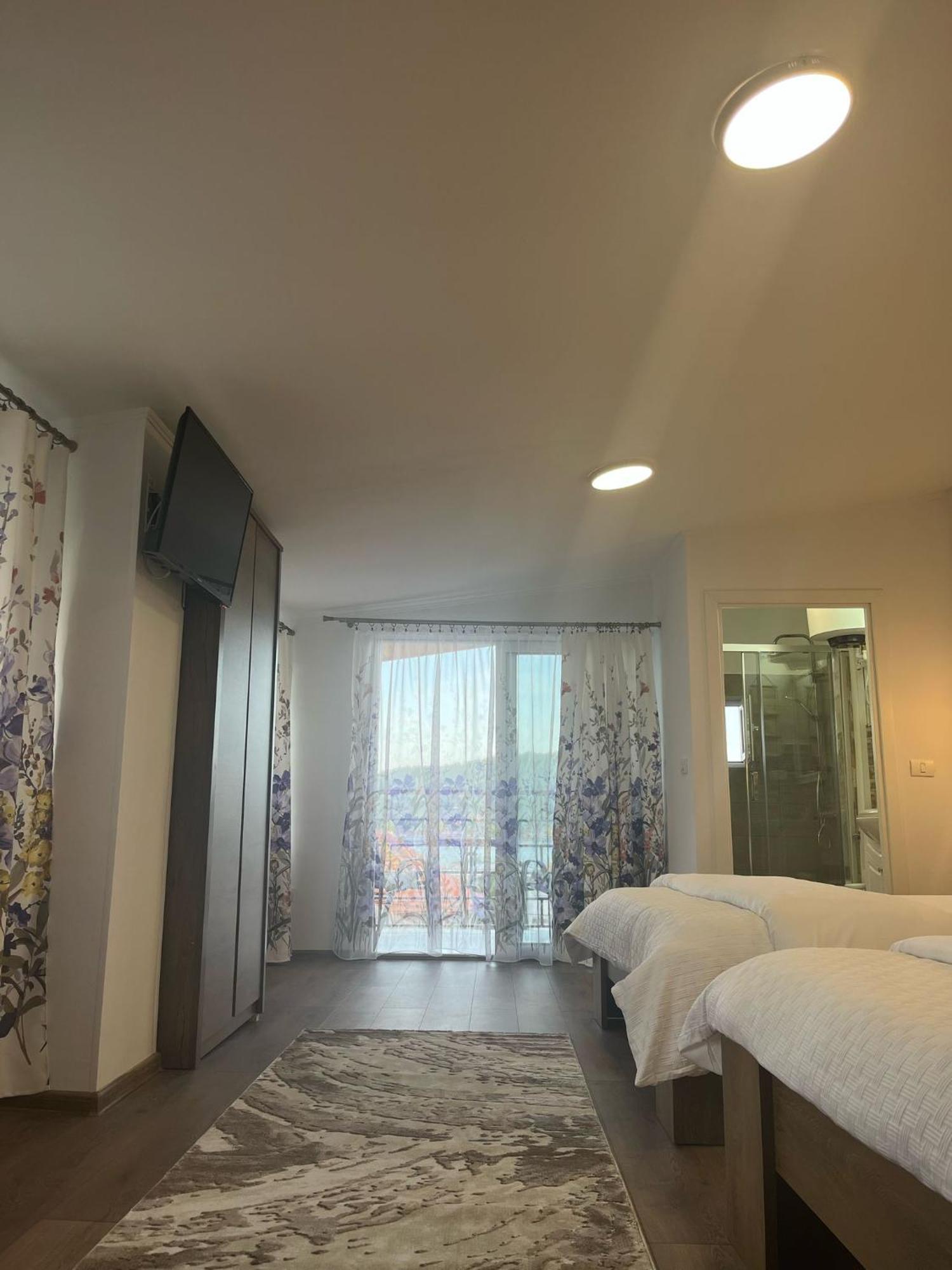 Casa Anna&Criss Apartment Orsova Ngoại thất bức ảnh