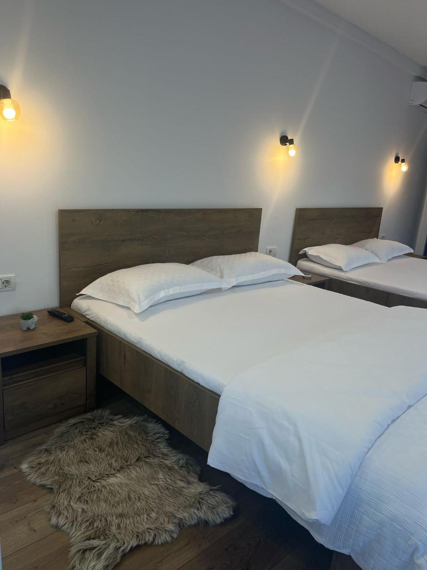 Casa Anna&Criss Apartment Orsova Ngoại thất bức ảnh